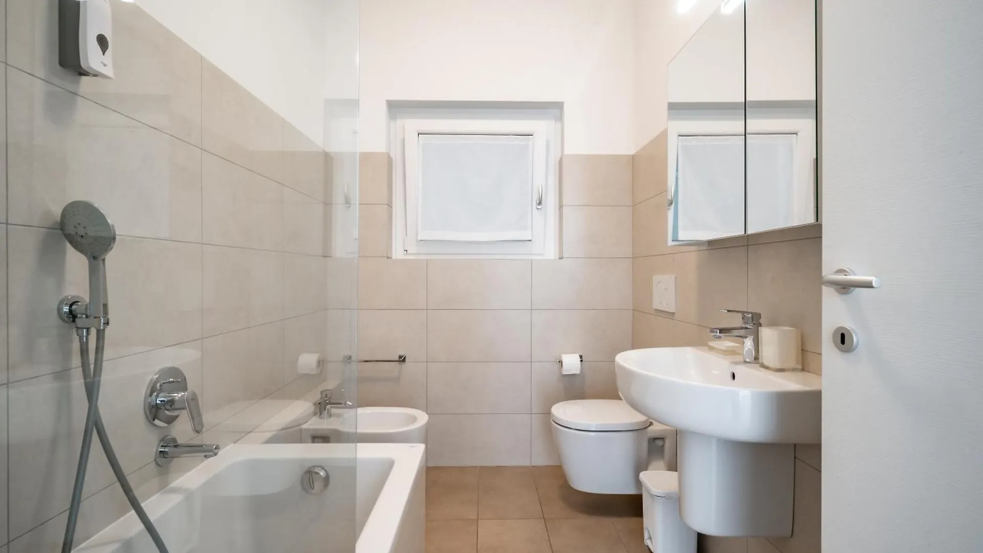 Apartment Lake Como Casa La Rosa Abbadia Lariana Italien